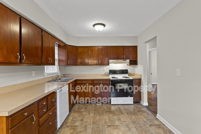 Building Photo - 304 Harvard Dr