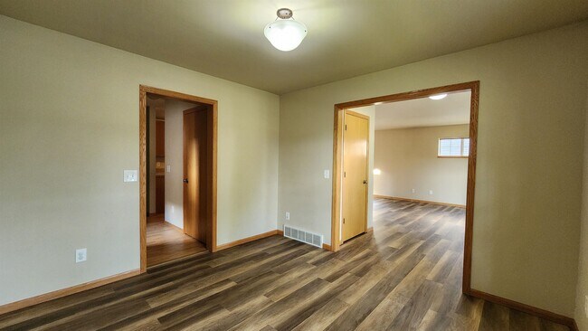 Building Photo - 9412 Briar Haven Dr