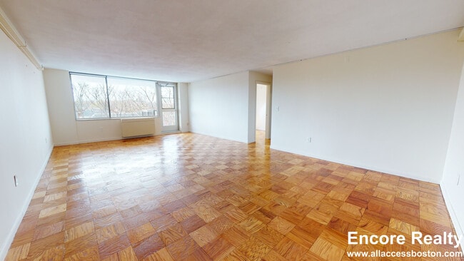 Building Photo - 80 Monmouth St