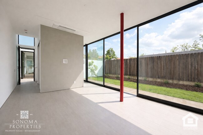 Building Photo - 1207-1209 Broadway