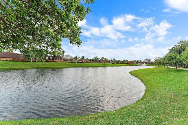 Building Photo - 1510 15th Ct