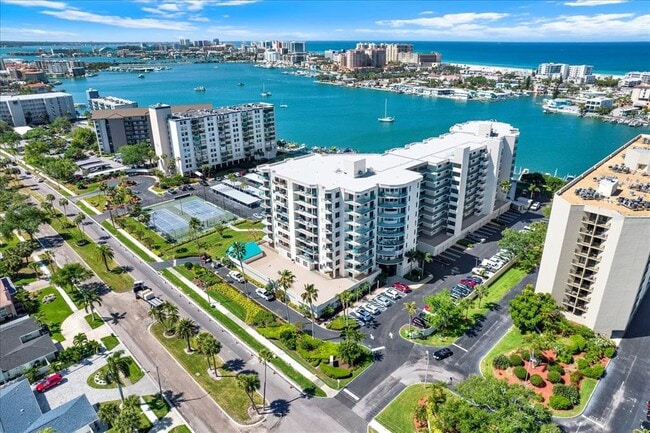 Building Photo - 670 Island Way