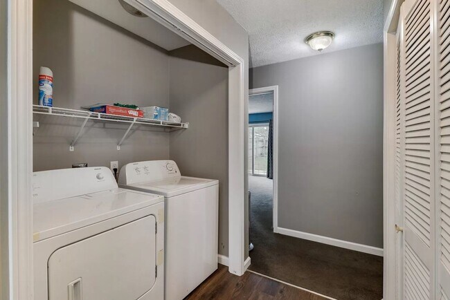 Building Photo - 1622 Iowa St