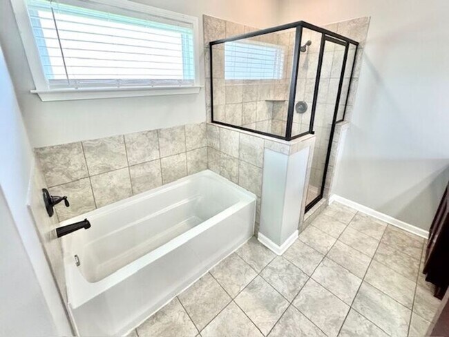 Building Photo - Move In Special! Available Now! 4-Bedroom ...