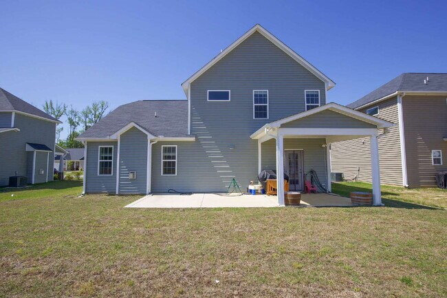 Building Photo - "Spacious 4-Bedroom Gem with 3 Full Baths - 2344 Sq Ft of Comfort on Stackhouse Drive!"