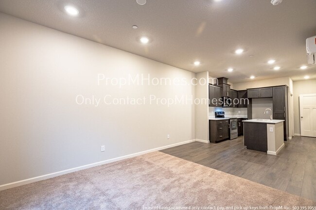 Building Photo - Bright and Relaxing 2-Bedroom in the Heart...