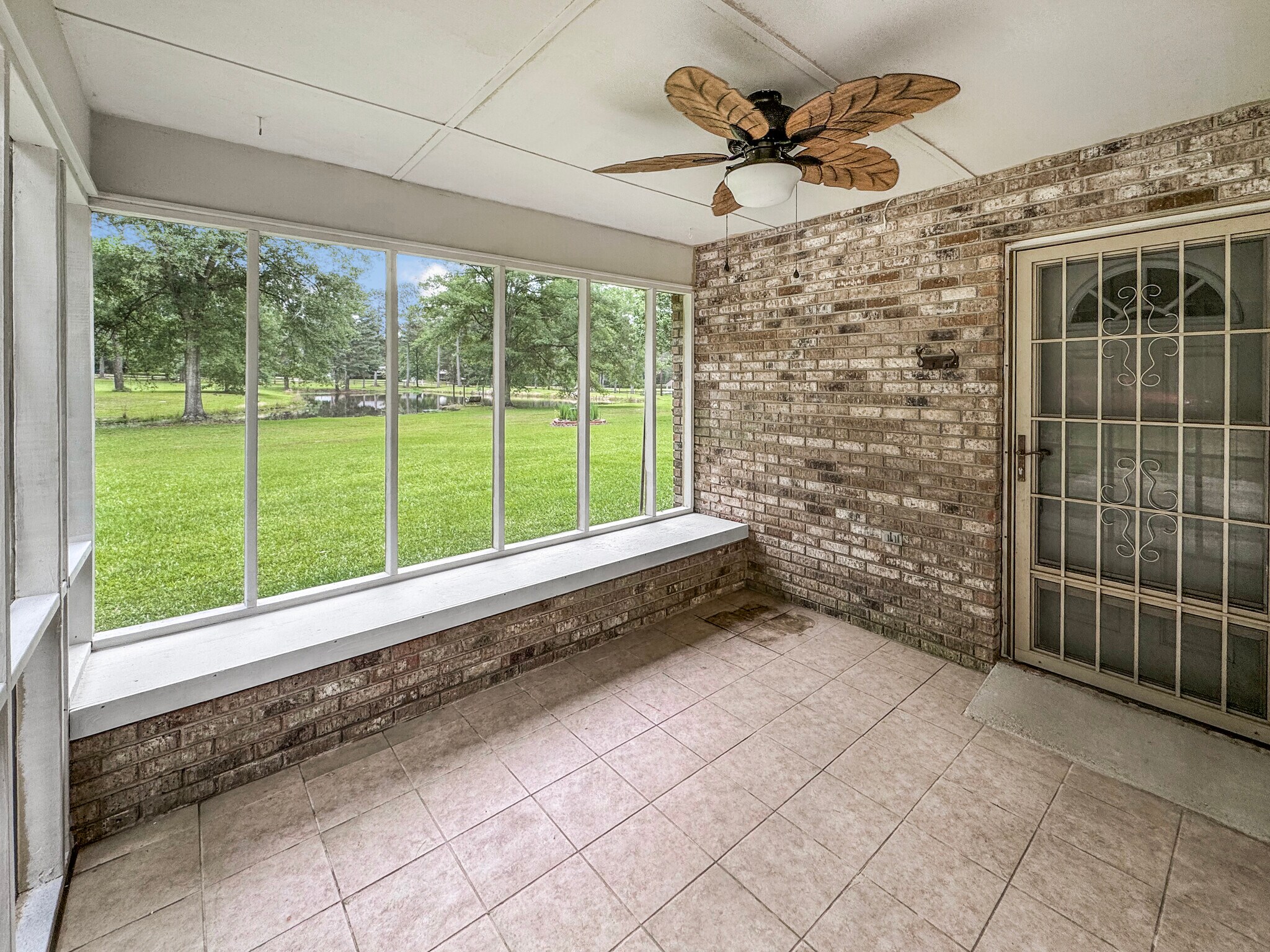 Building Photo - 1080 Pine Cone Ln