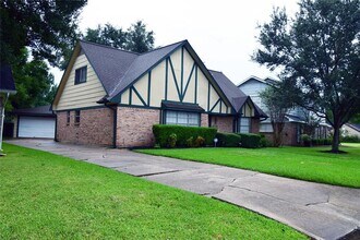 Building Photo - 1806 Cedarwood Ct