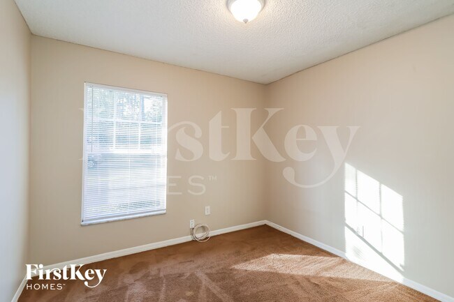 Building Photo - 15013 SE 25th Ave