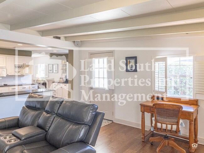 Building Photo - 327 Easton Dr