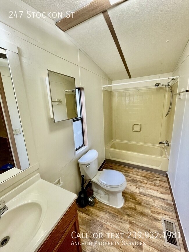 Building Photo - 247 Stockon St-