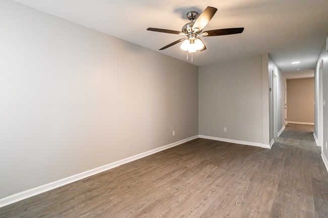 Building Photo - Spring St Duplex