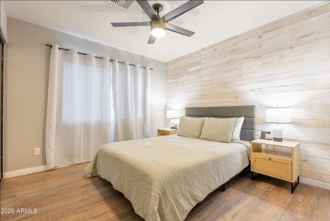 Building Photo - 2506 E Aster Dr