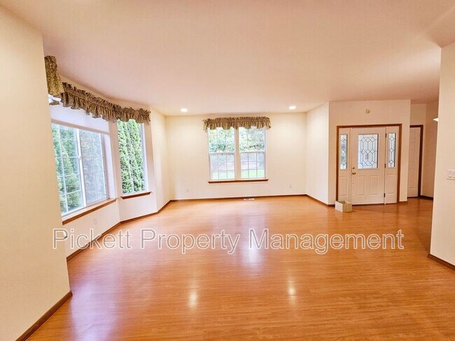 Building Photo - 5998 McCormick Woods Dr SW