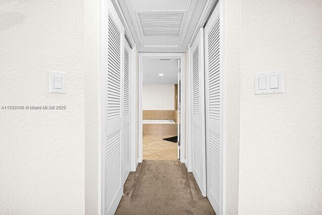 Building Photo - 1501 E Broward Blvd