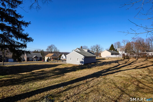 Building Photo - 121 Johnson St