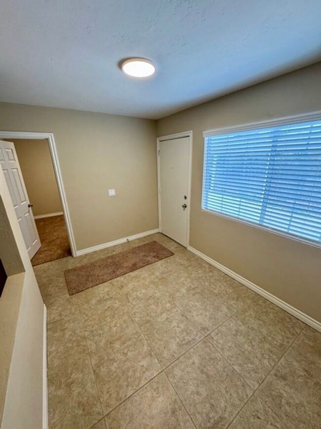 Building Photo - Charming 2 Bed 2 Bath Duplex Home on Large Fenced Lot in Menifee for Lease!