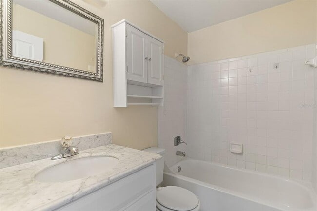Building Photo - 2635 SW 35th Pl