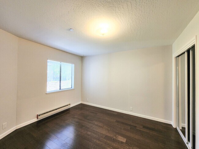 Building Photo - 2 bedroom 2 bath condo home in North San Mateo