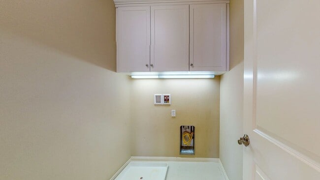 Building Photo - Beautiful Upgraded Stonegate 3 bedroom / 2.5 bath home