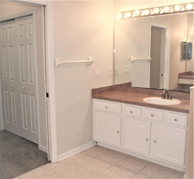 Building Photo - 7209 Colonial Lake Dr