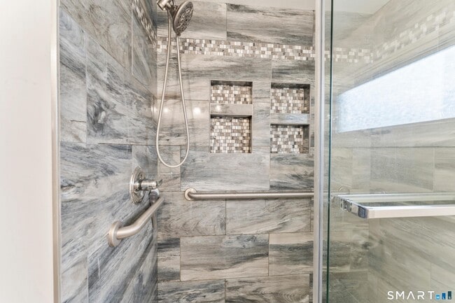 Building Photo - 67 Dogwood Dr