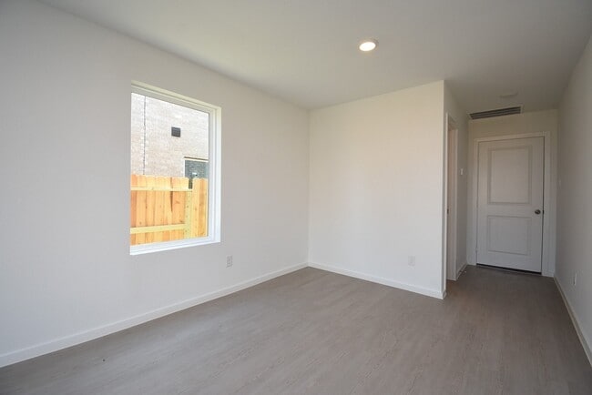 Building Photo - 3083 Sunset Glory Dr