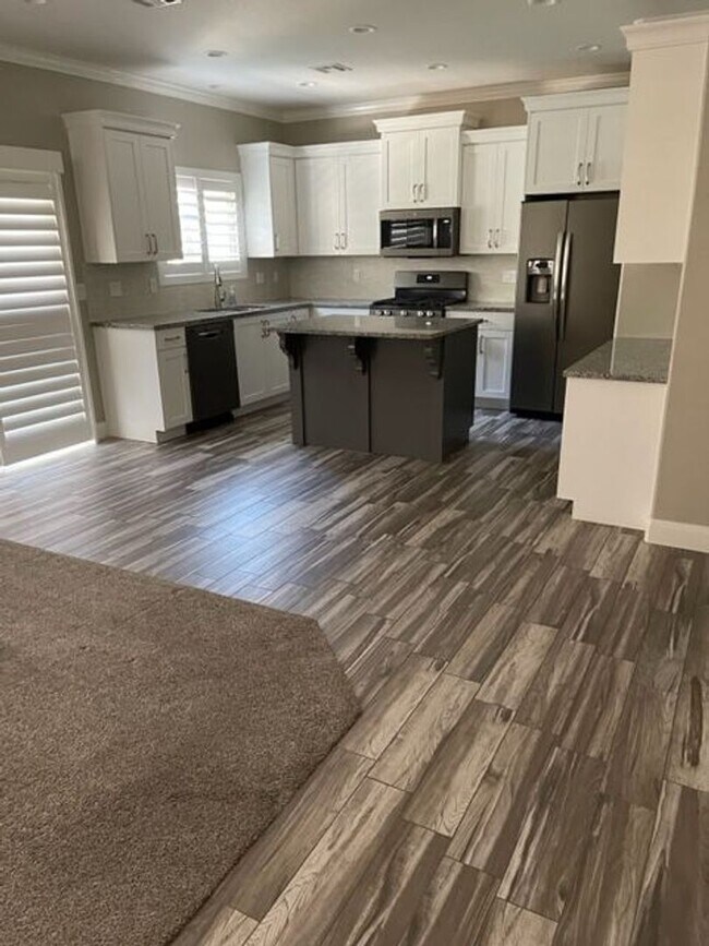 Building Photo - Charming 3-Bedroom Home Near Parks, Pool &...