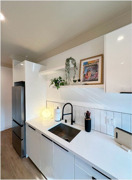 Building Photo - 1445 Tamarind Ave