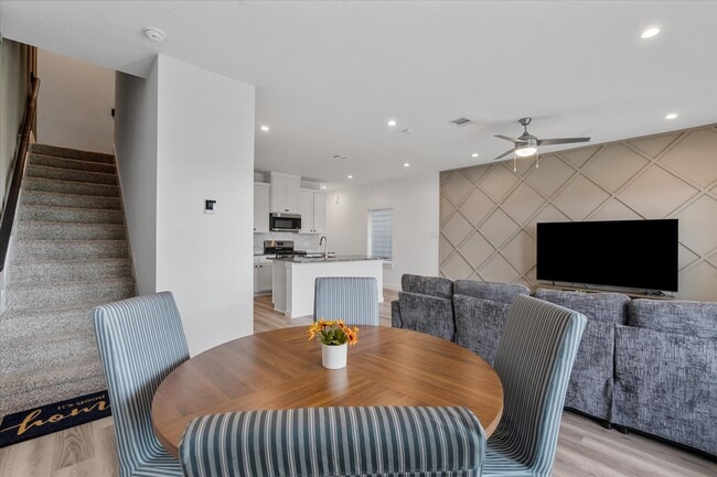 Building Photo - 10116 Penryn Frst Trl