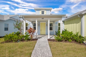 Building Photo - 513 High Tide Ln