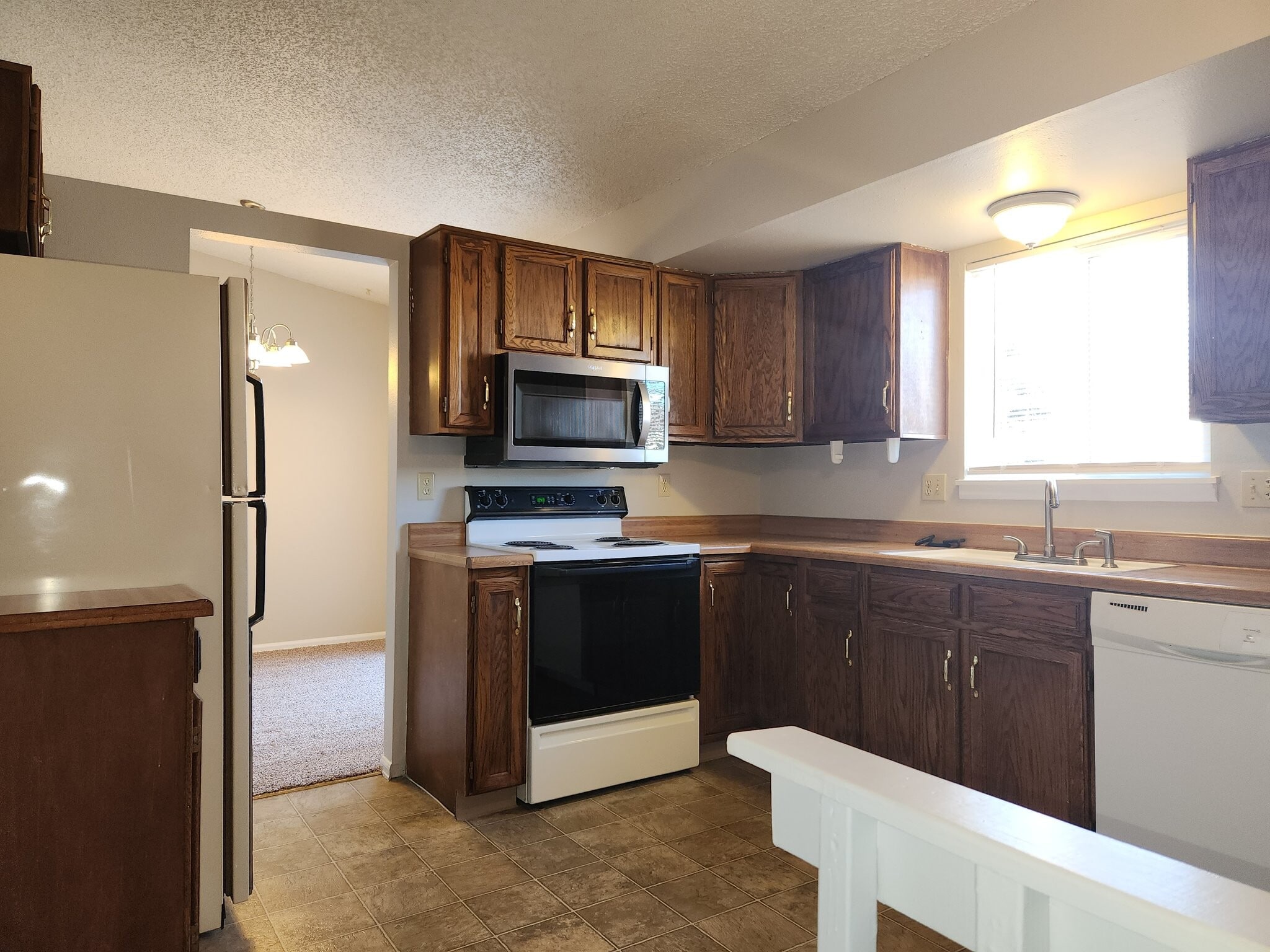 Building Photo - 6672 Fredrick Dr