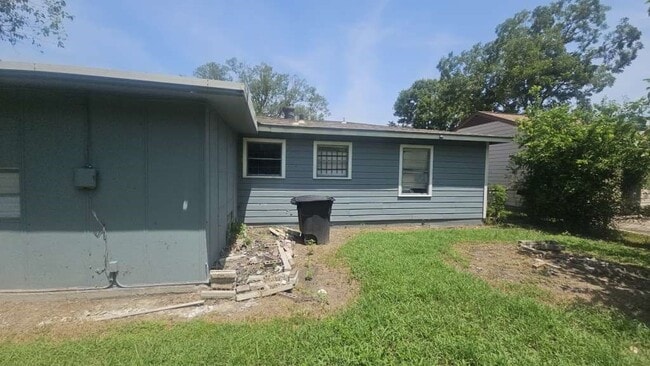 Building Photo - 7338 Bigwood St