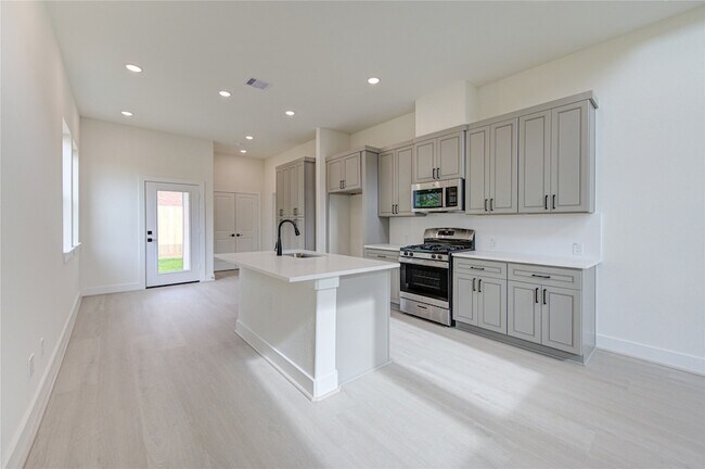 Building Photo - 4336 Avron Dr