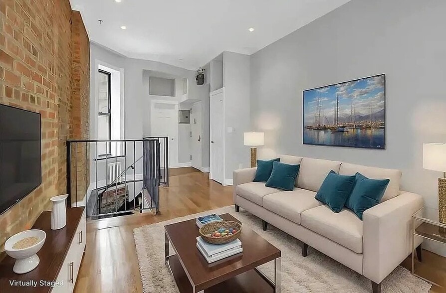 Building Photo - 248 Mott St