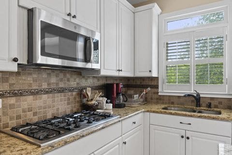 Building Photo - 1680 Heritage Dr