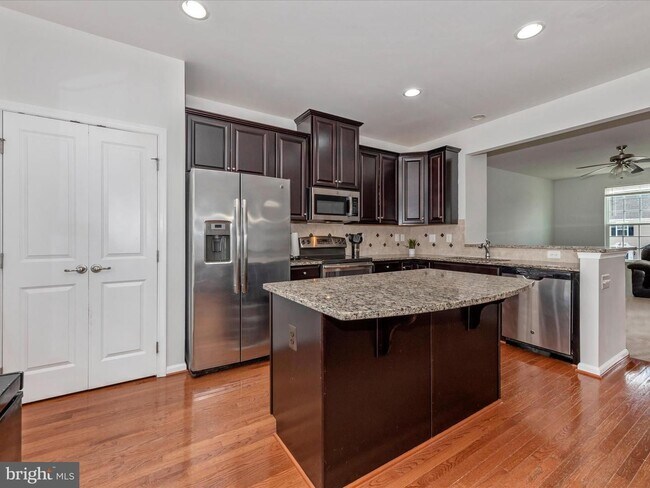 Building Photo - 76 Norwood Dr