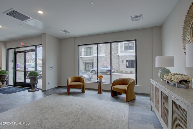 Building Photo - 272 Willow Ave