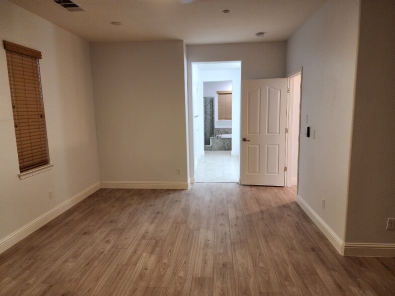Building Photo - 1168 Pimento Dr