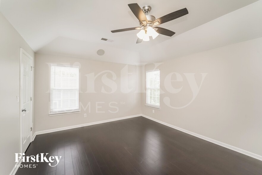 Building Photo - 5309 Kiev Dr