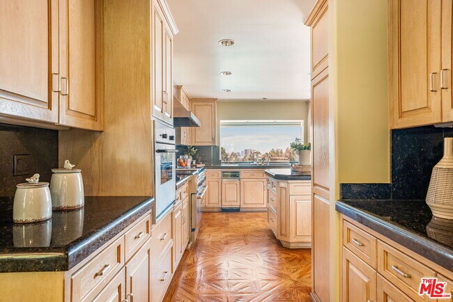 Building Photo - 10820 Ambazac Way