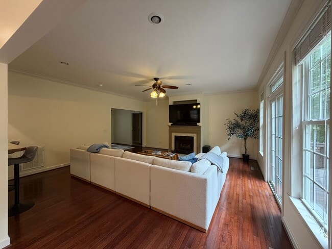 Building Photo - Carolina Lakes Gated Community!!