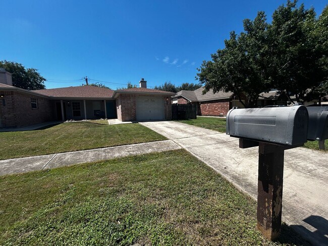 Primary Photo - 7106 Linkcrest Dr