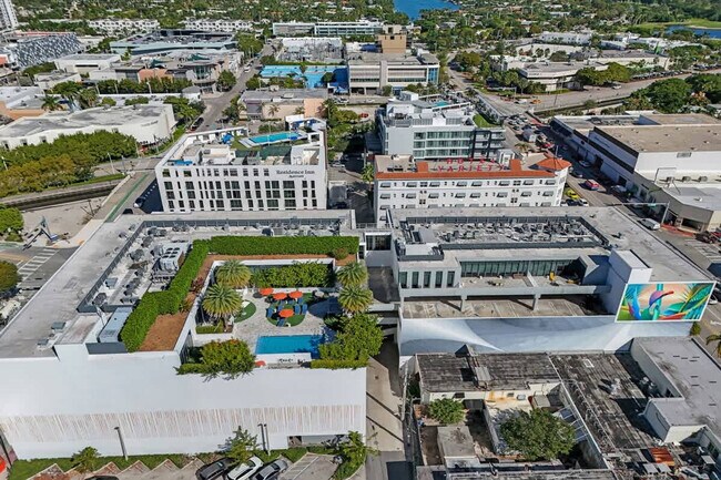 Building Photo - 1220 17th St