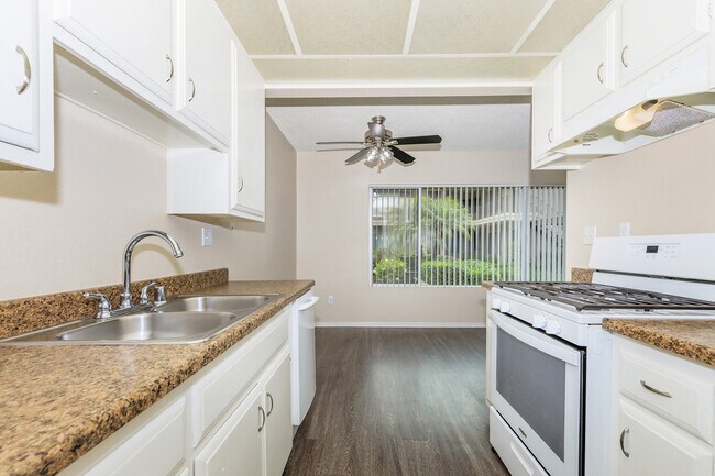Building Photo - Casa Bonita Apartment Homes