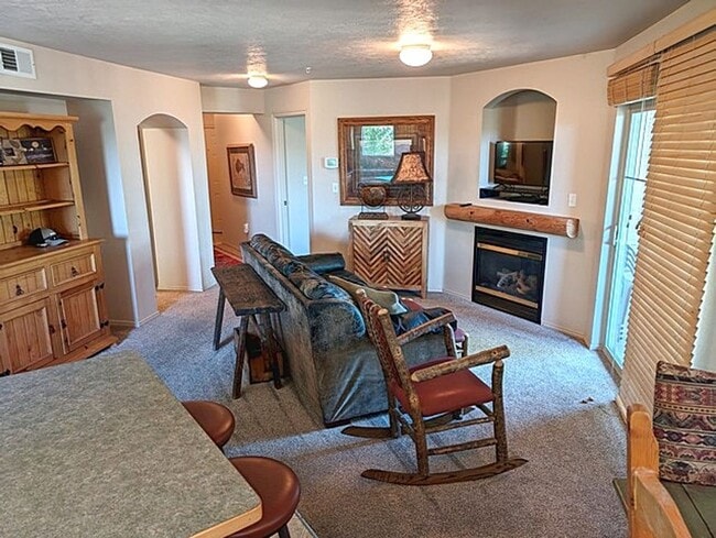 Building Photo - Fully Furnished Fox Bay Condo, AC, 2 Parki...
