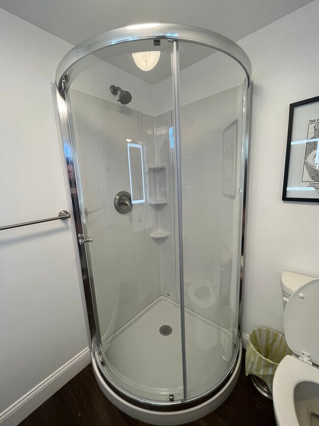 Bathroom 2 - 4342 Jarboe St