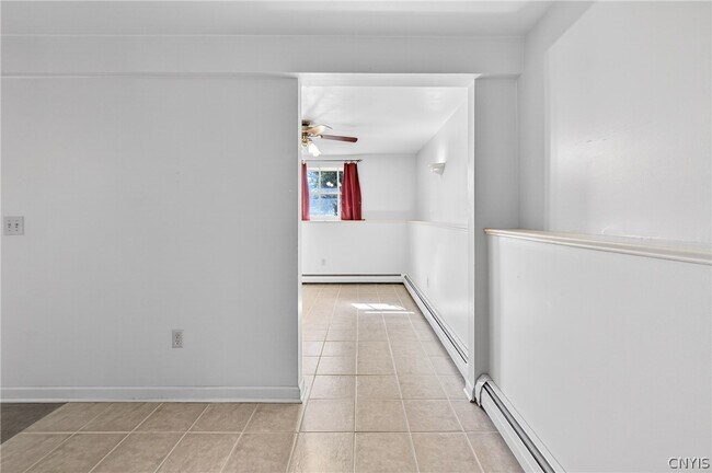 Building Photo - 8237 Mantova Dr
