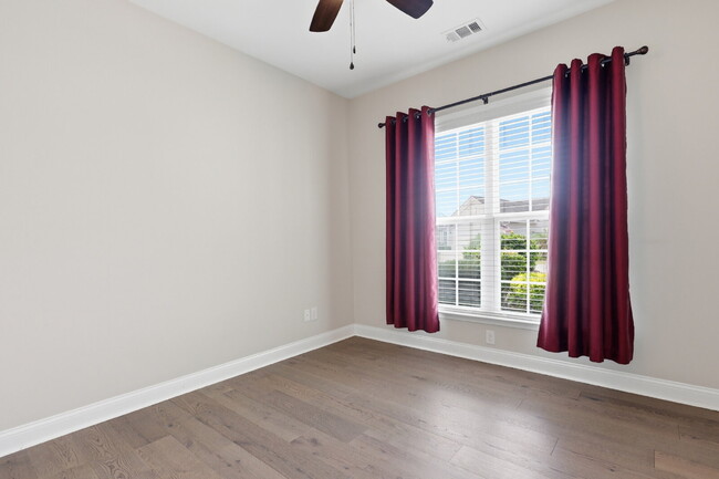 Building Photo - 686 Northlake Blvd