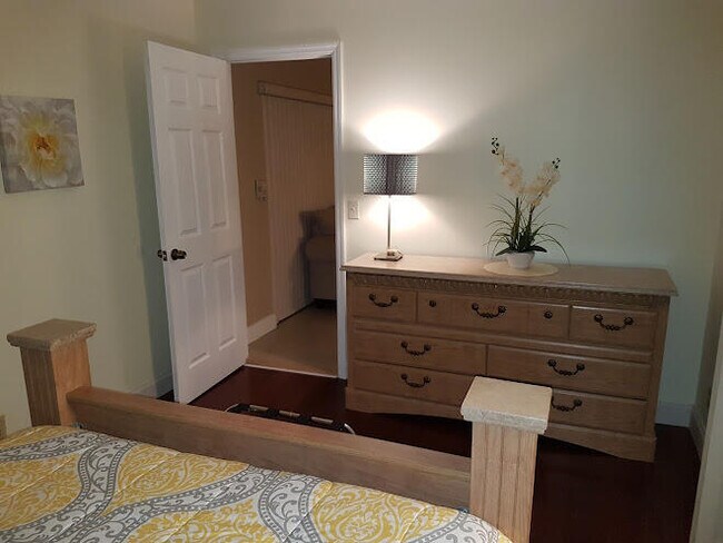 Building Photo - 3776 Inverrary Blvd